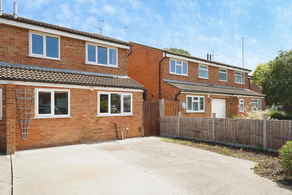 Main image of property: Druids Oak, Quedgeley, Gloucester, Gloucestershire, GL2