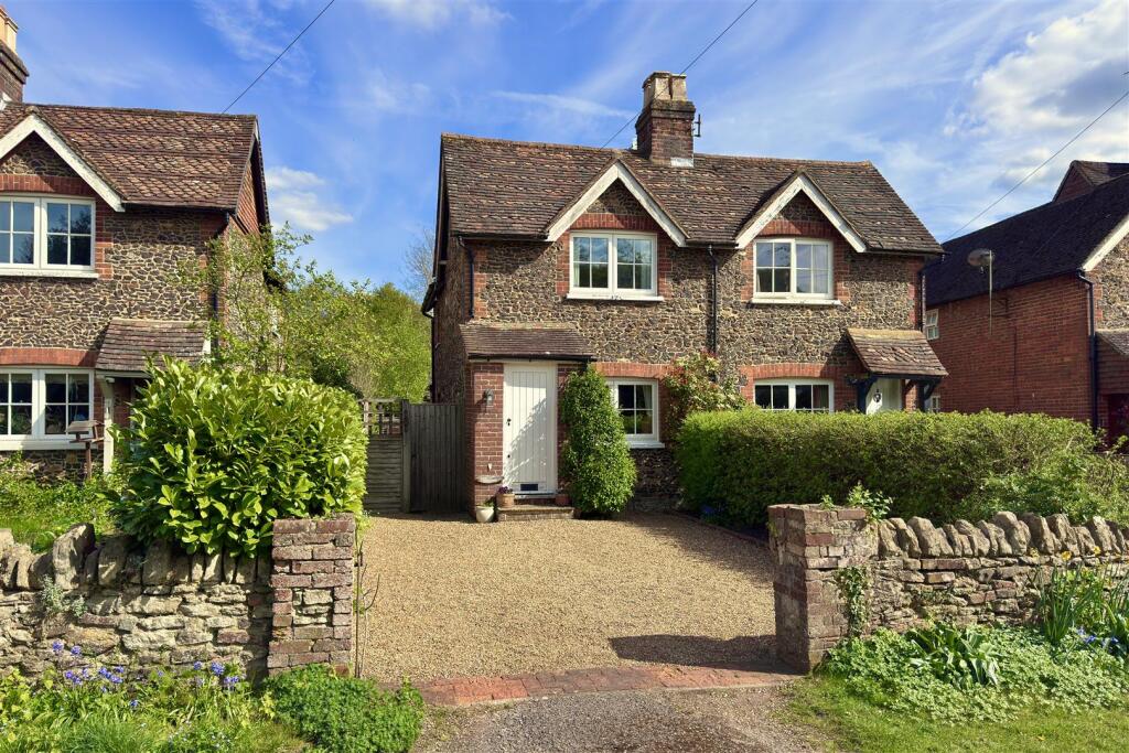 Main image of property: Wonersh