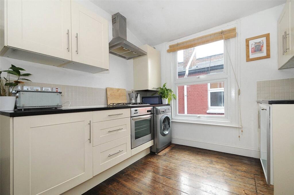 3 bedroom maisonette for rent