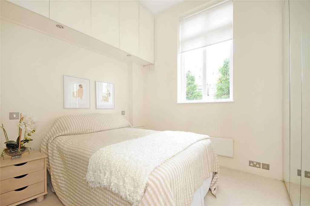 House in London, City of Westminster - View 4