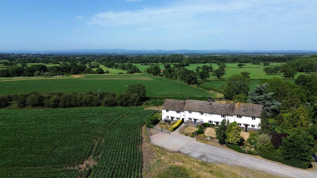 House in Tattenhall, Chowley - View 4