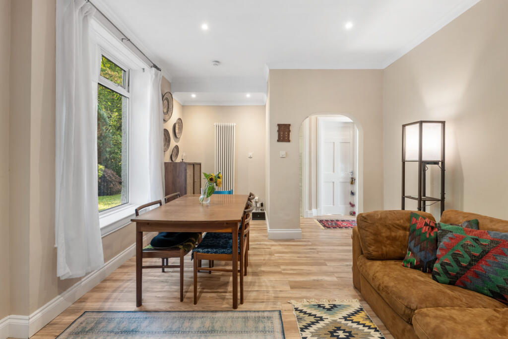 46 Clober Road, Milngavie, Glasgow, G62 7SR photo 4