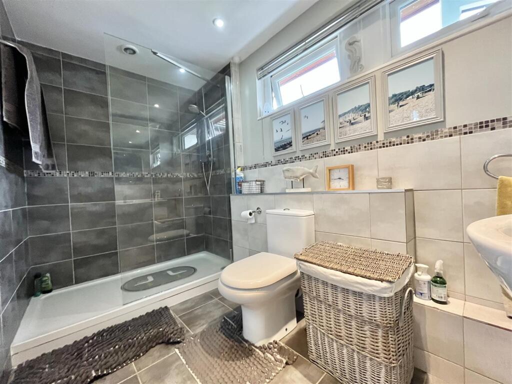 House in Rother, Fairlight - More