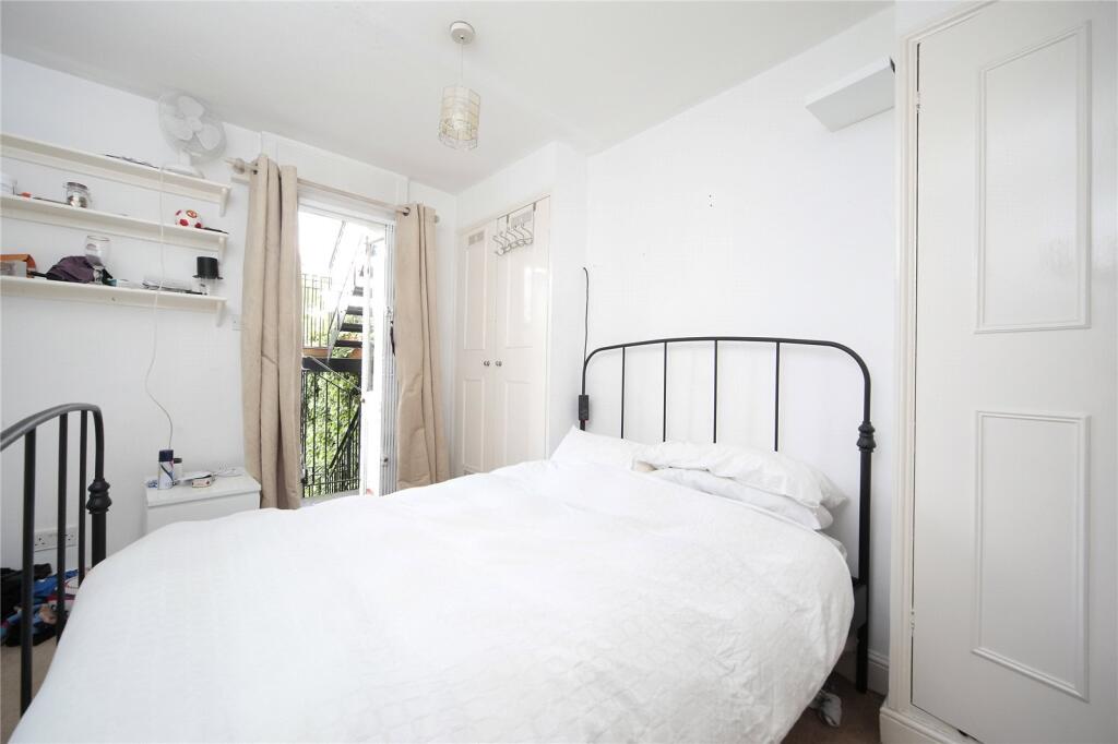 Apartment in London, Stockwell Park, Stockwell - View 4