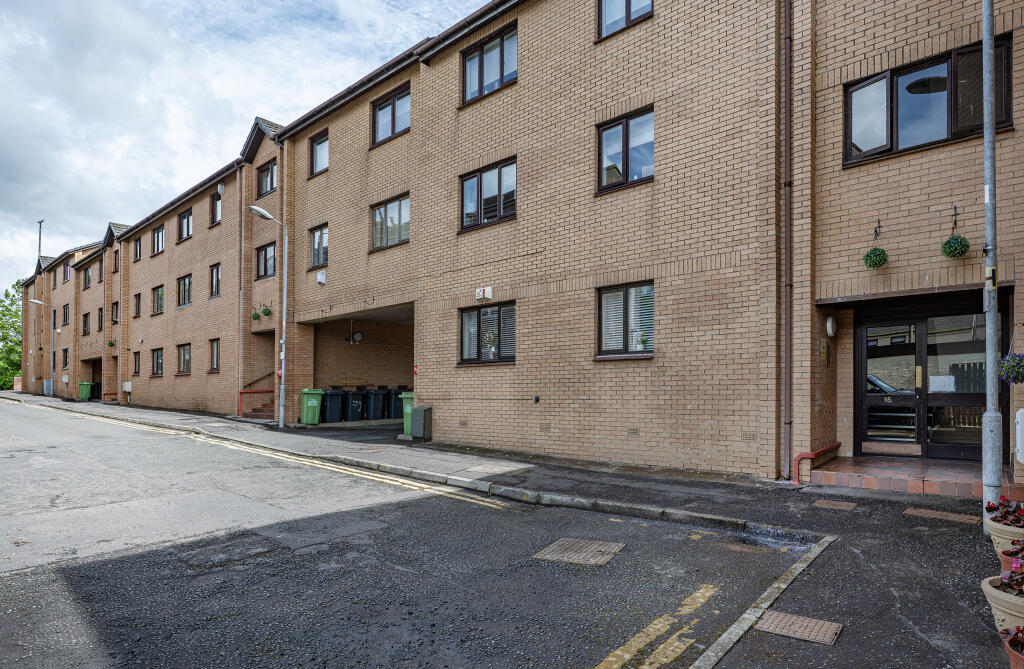 Main image of property: Flat F, 15 Rose Street, Kirkintilloch, Glasgow, G66