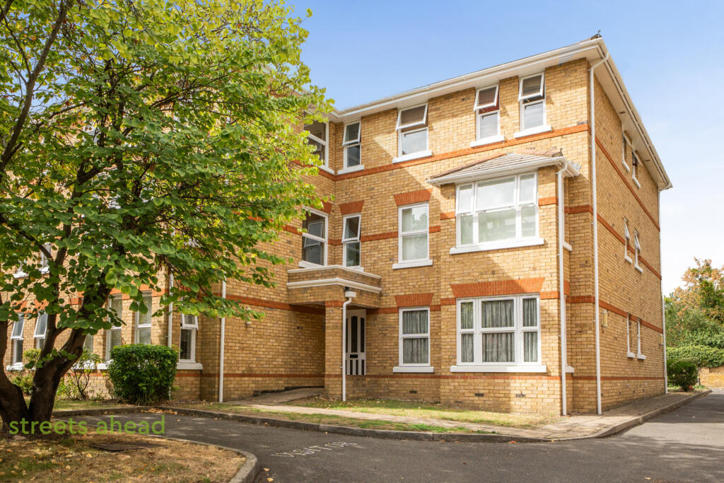 Apartment in Croydon - More