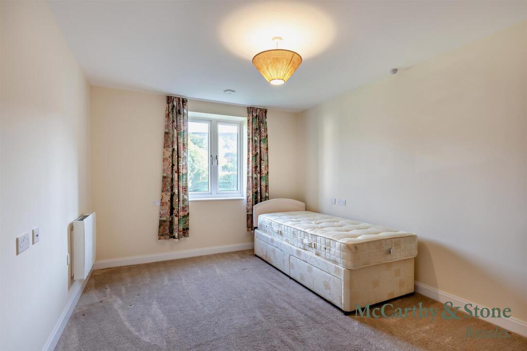 Apartment in Bradford, Middleton Estate, Ilkley - More