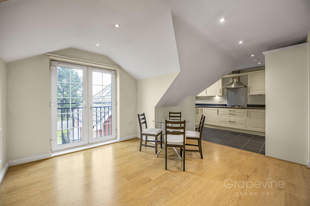 Headley Road, Woodley, RG5 photo 4