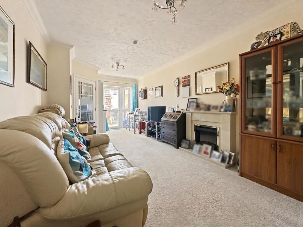 Neville Lodge, 15 Rowe Avenue, Peacehaven, BN10 7PE photo 2