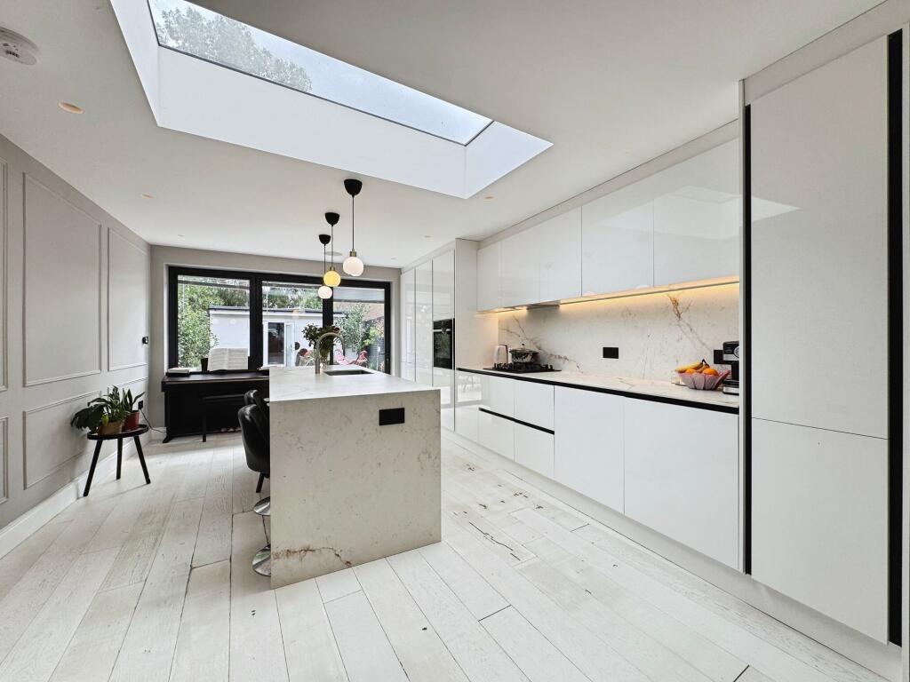 House in Watford - View 3
