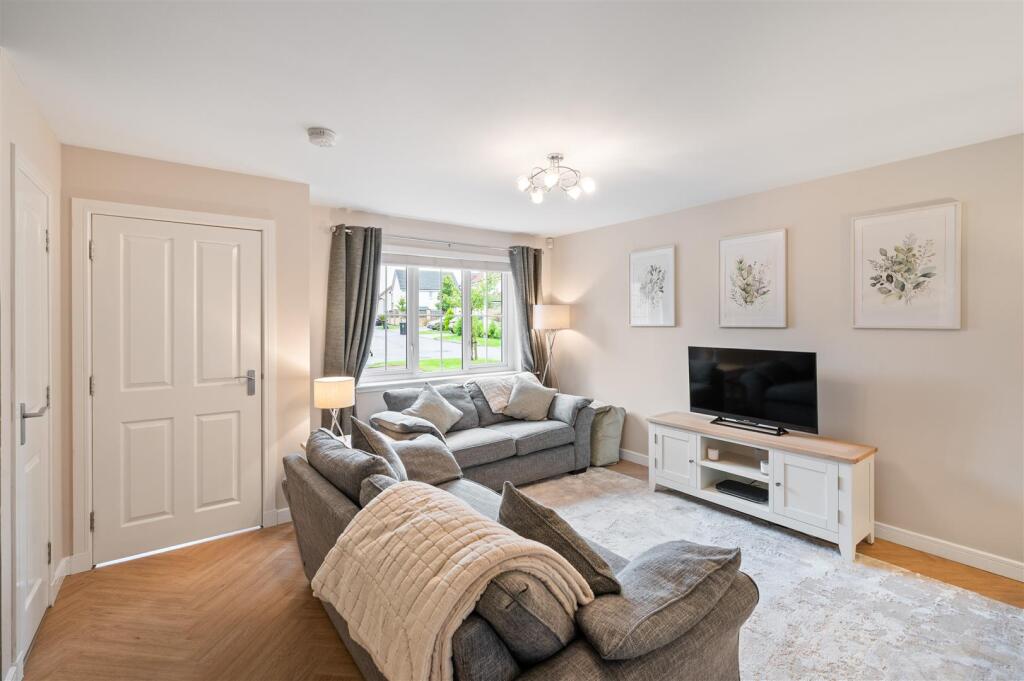 House in Bathgate, West Lothian - More