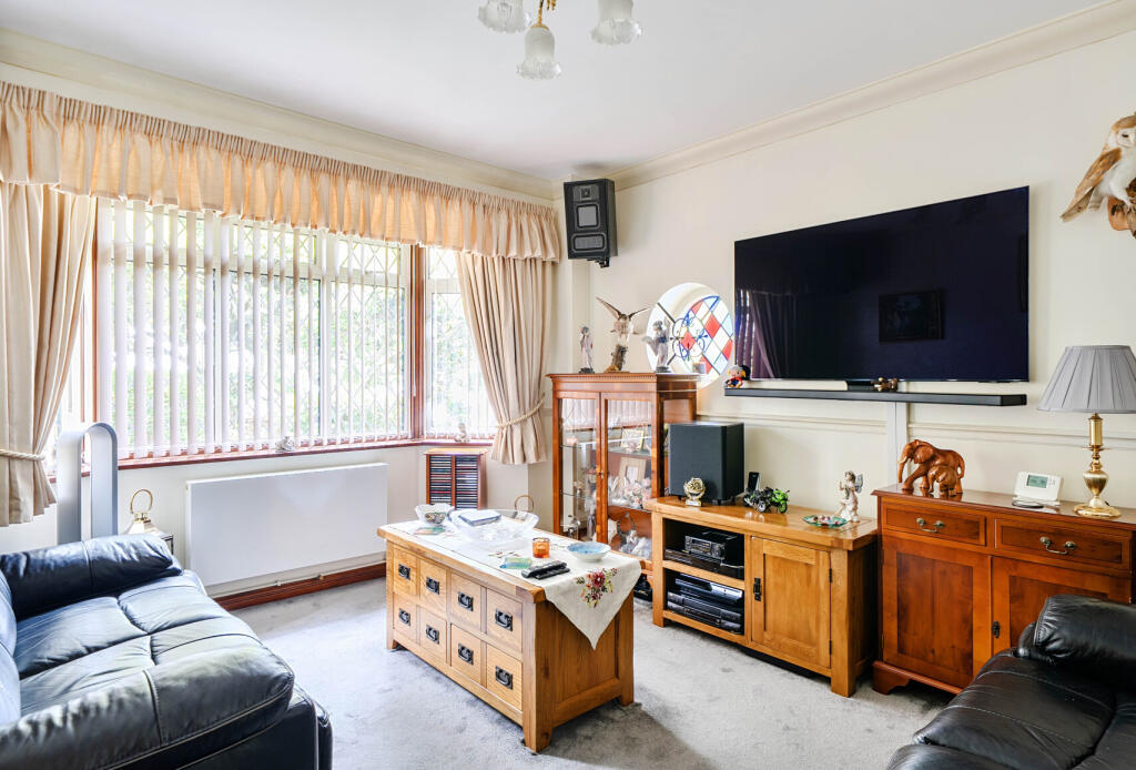 House in Sutton - View 4