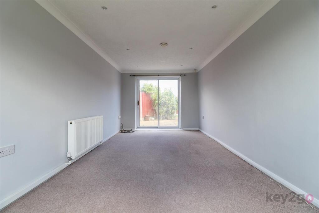 House in North East Derbyshire, Killamarsh - View 3