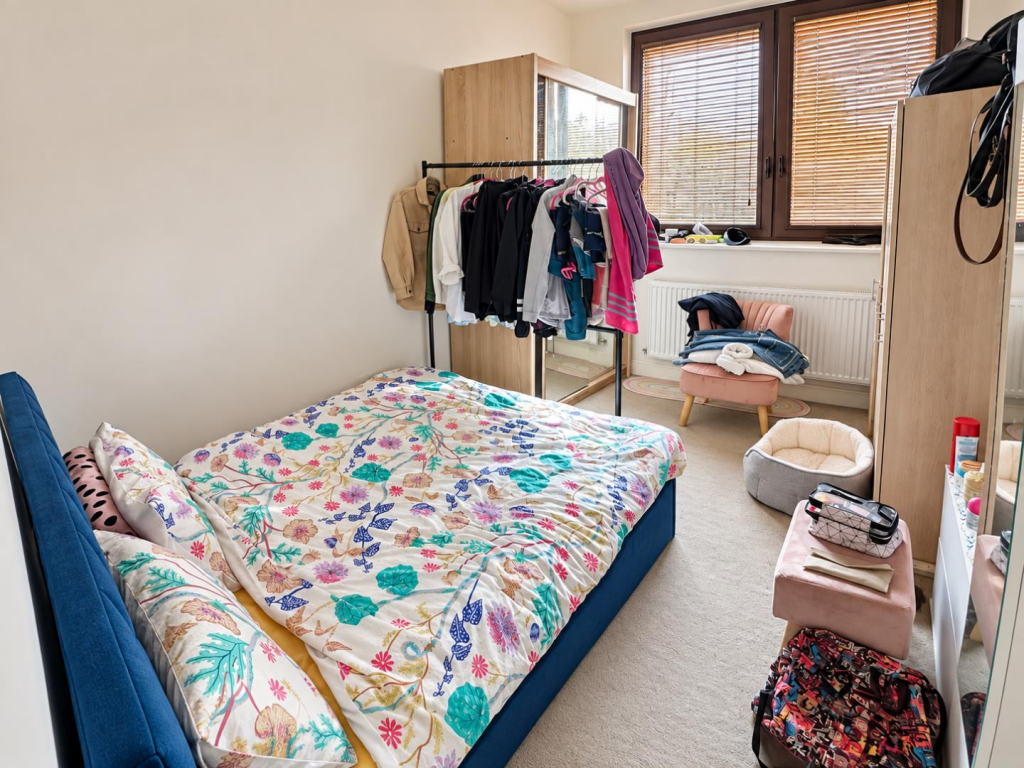 Apartment in Enfield - More