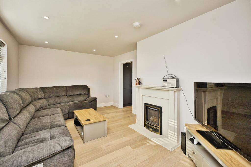 Blenheim Road, Yeovil photo 2