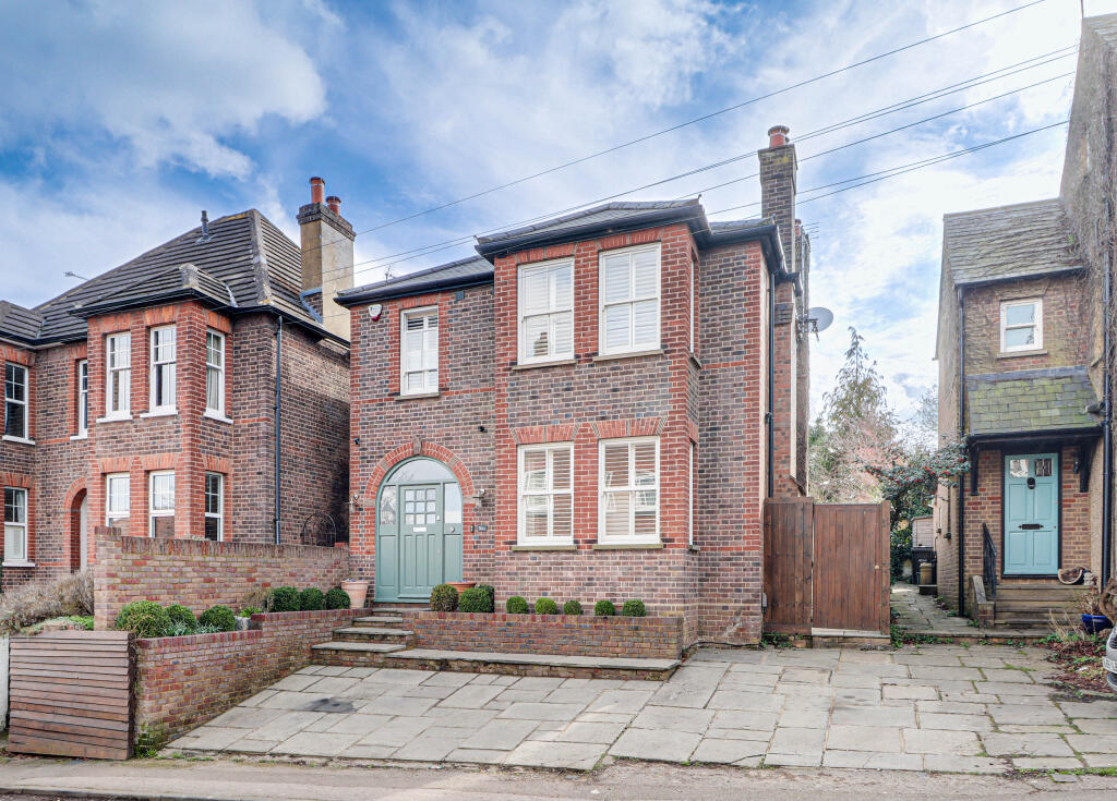 Main image of property: Cravells Road, Harpenden, Hertfordshire, AL5