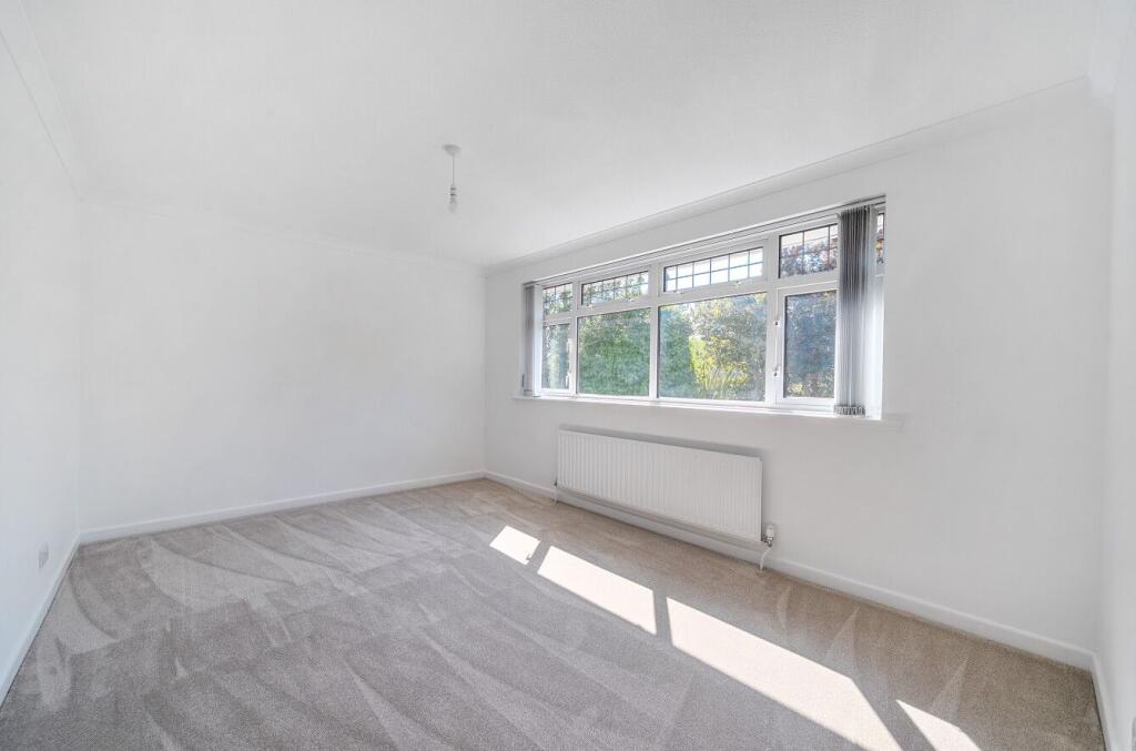 House in Southampton - More
