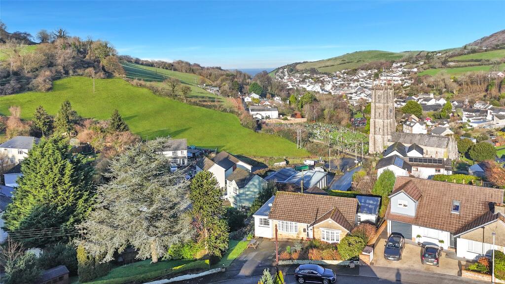 11, Knowle Gardens, Combe Martin, Devon, EX34 photo 3