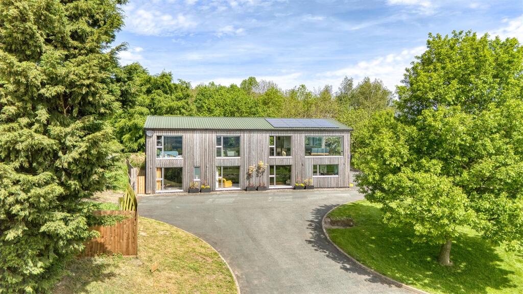 Main image of property: Little Broomcroft, 1 Kenley, Shrewsbury, SY5 6NQ