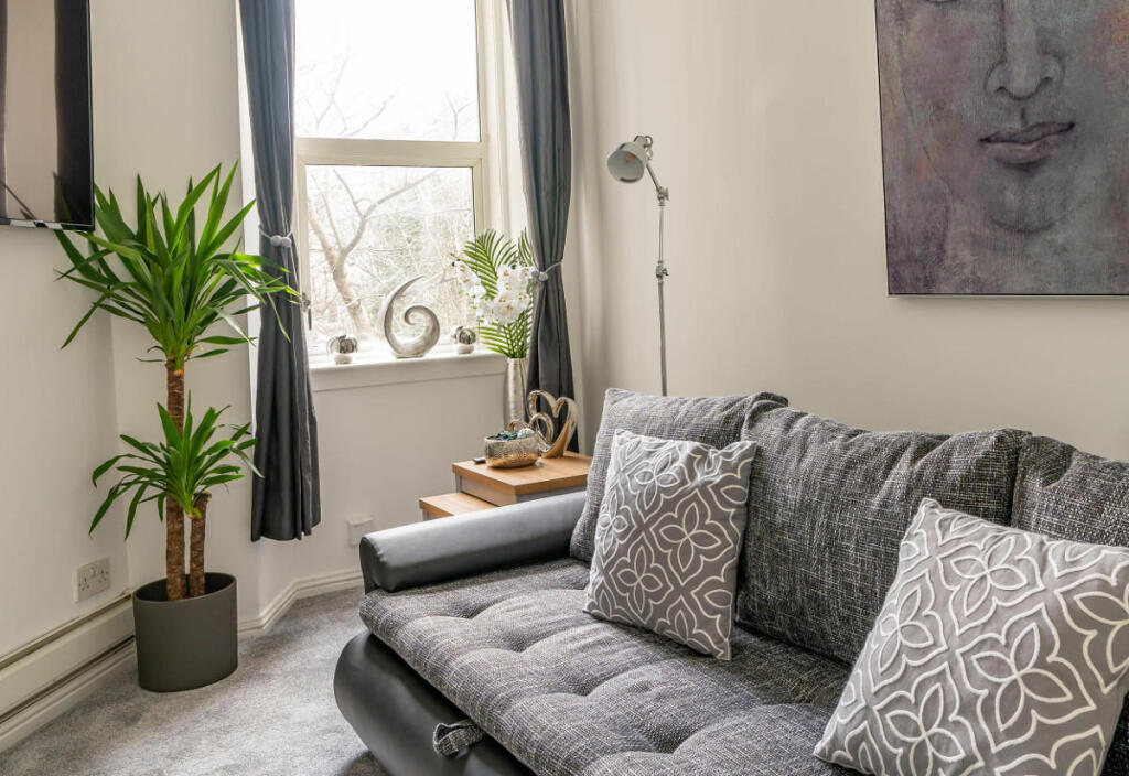 Apartment in Edinburgh - View 4