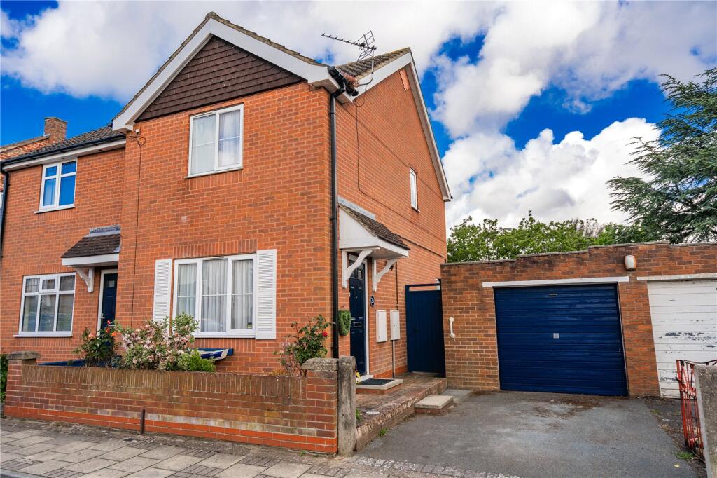 Main image of property: Spurn Avenue, Grimsby, Lincolnshire, DN33