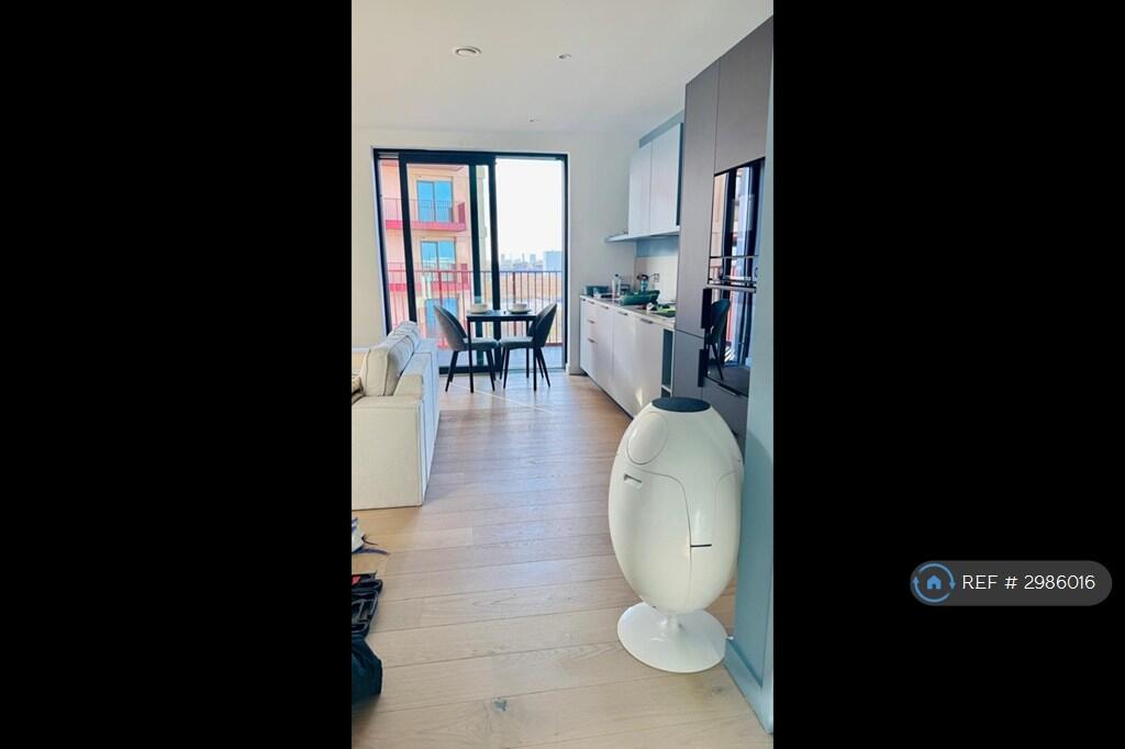 Apartment in London - More