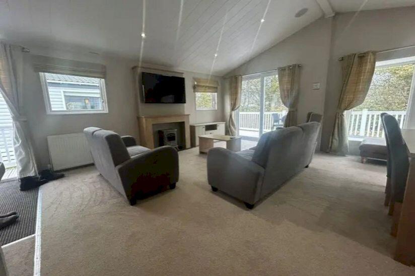 Two Bed Preowned Willerby Everleigh (40x20) 2019, Marlie Holiday Park, Dymchurch Road, New Romney, Kent, TN28 8UE photo 4
