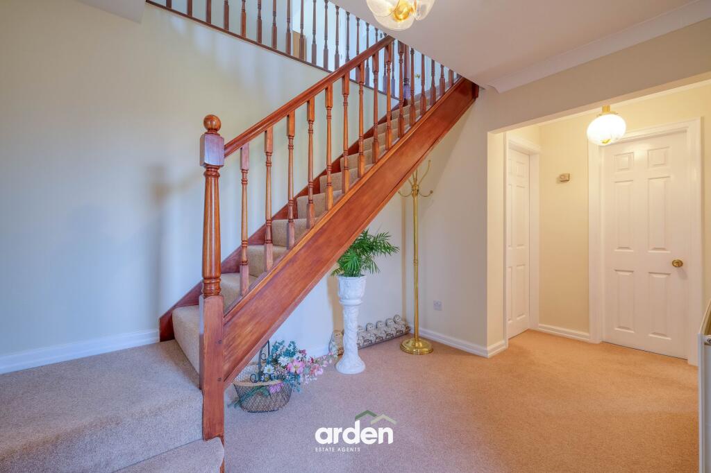 House in Bromsgrove, Lowes Hill - More