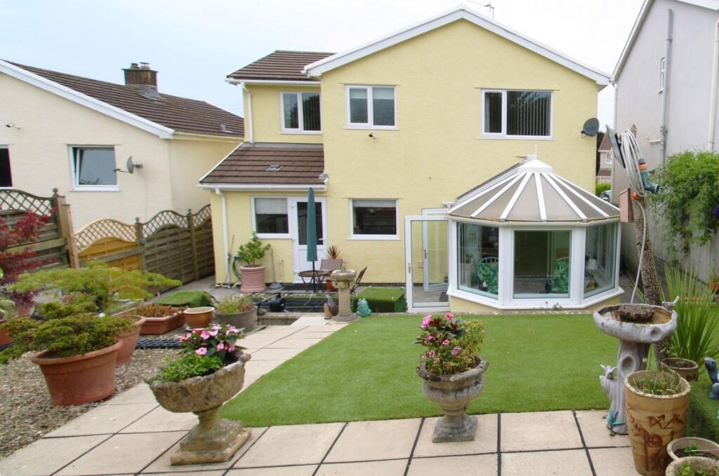 4-bed detached on Anglia Close, Bridgend, Bridgend County. CF31 1QX, £419,995