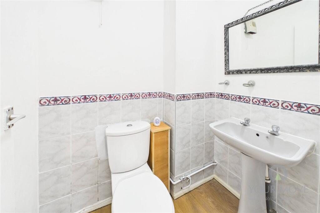 Apartment in Kettering, North Northamptonshire - More