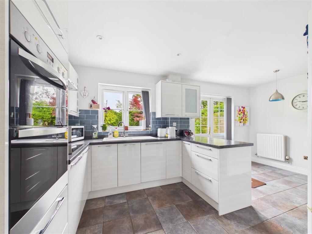 Trinity Close, Blackford, Wedmore photo 3