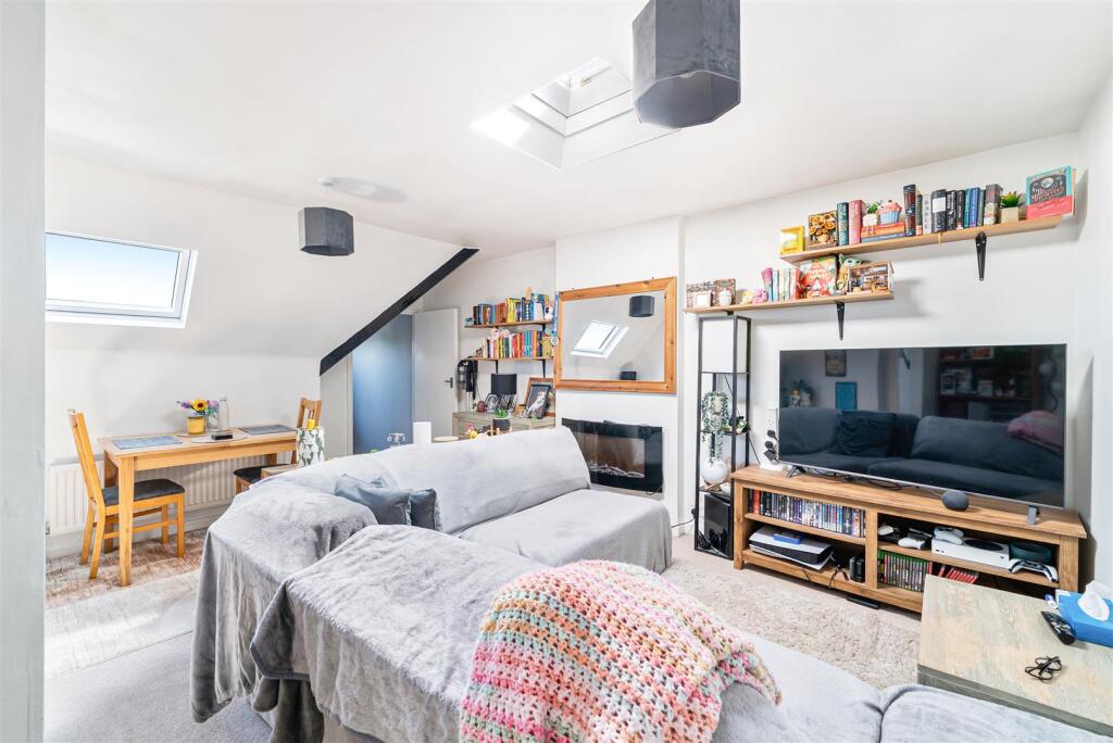 Apartment in Weston-super-Mare, North Somerset - View 4