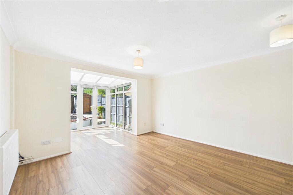 Little Copse Chase, Chineham, Basingstoke, Hampshire, RG24 - View 6