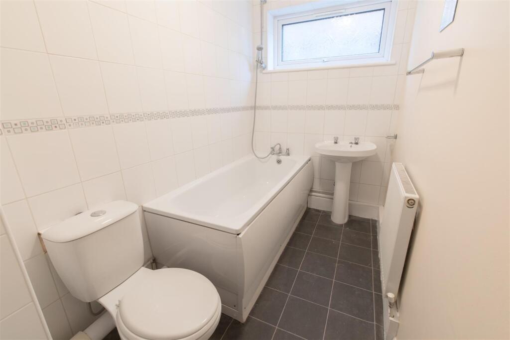 Apartment in Windsor, Dedworth - More