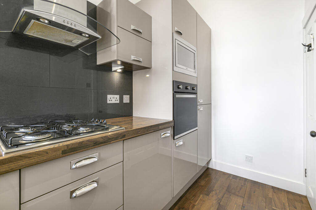 Additional image 12 of Akrill House, Hollybush Lane, Harpenden, Hertfordshire