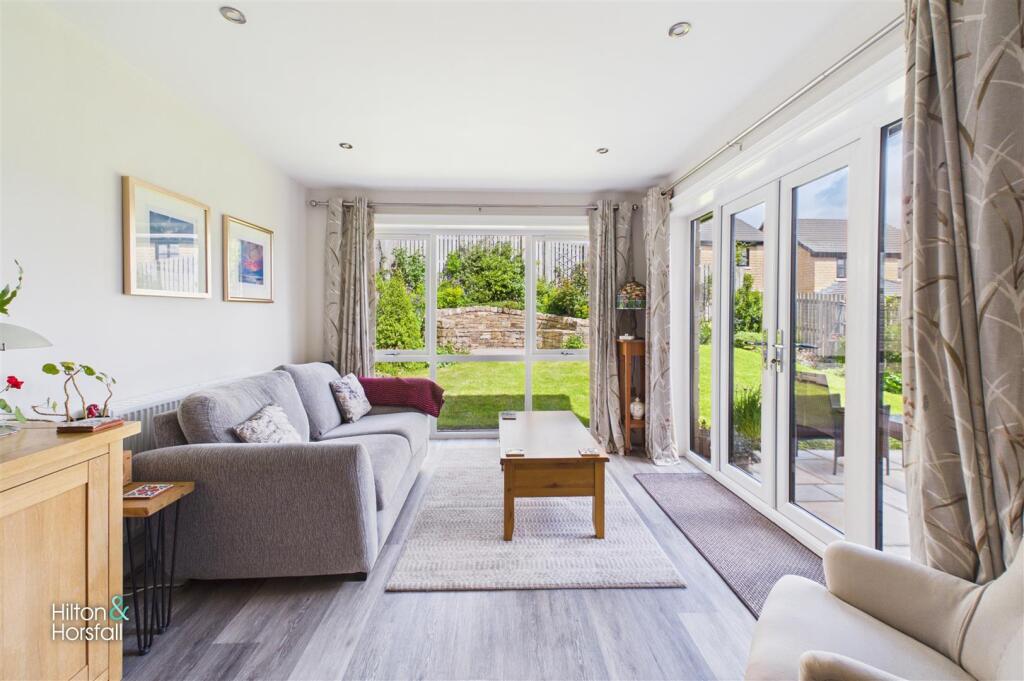 House in Pendle, Colne - More