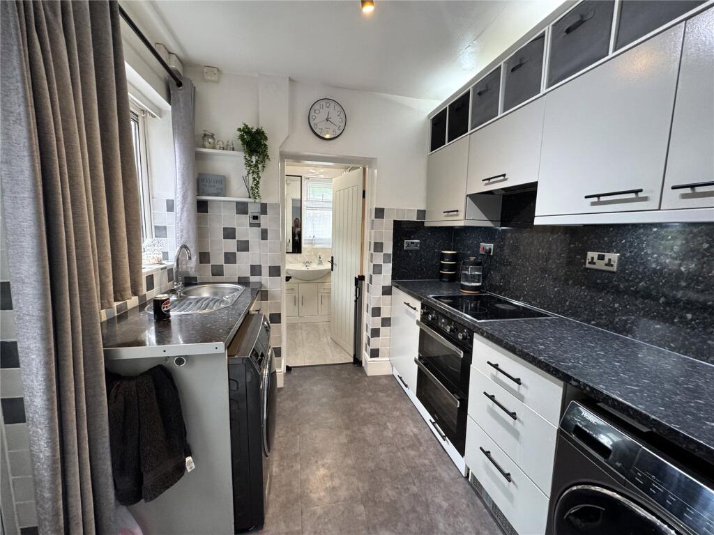 House in Doncaster, Norton - View 4