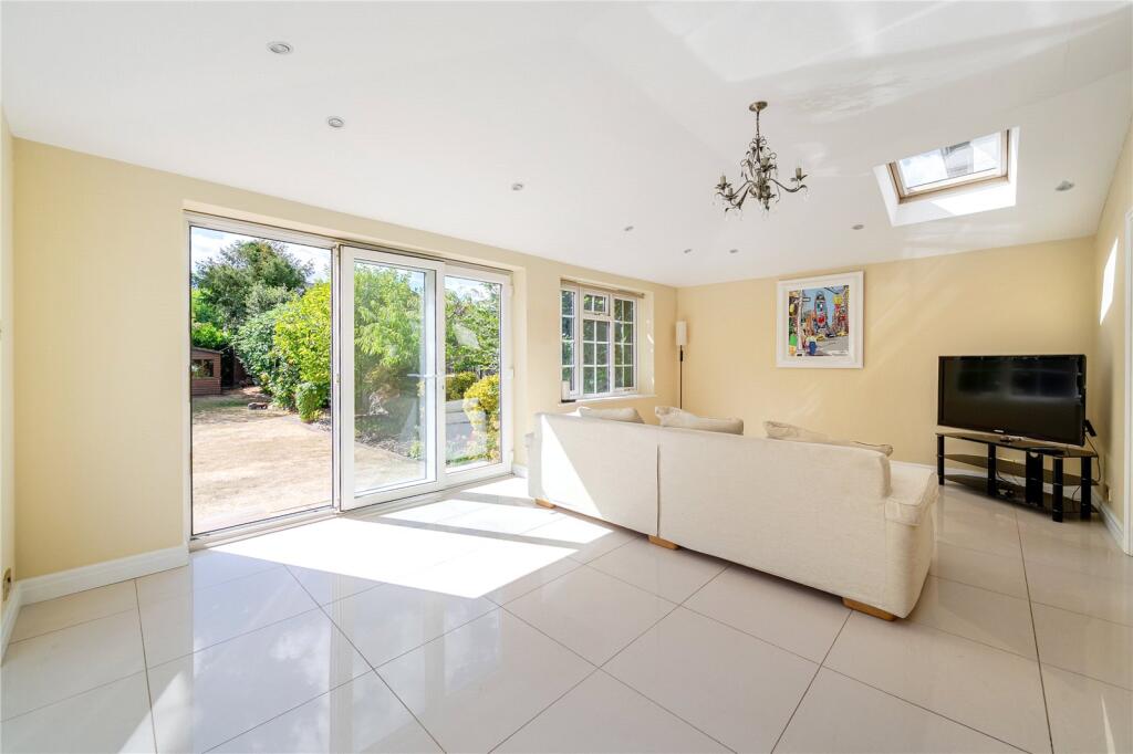 House in Elmbridge, Surrey - View 4
