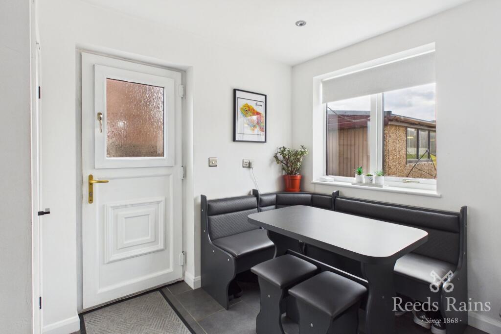House in Wakefield - View 5