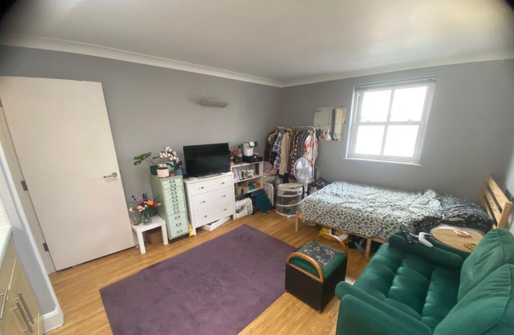 Apartment in Brighton, Queen's Park - View 2