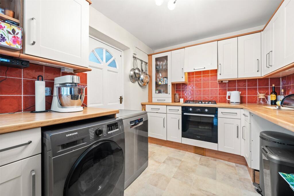 Longwater Road, Finchampstead, Wokingham, Berkshire, RG40 - View 3