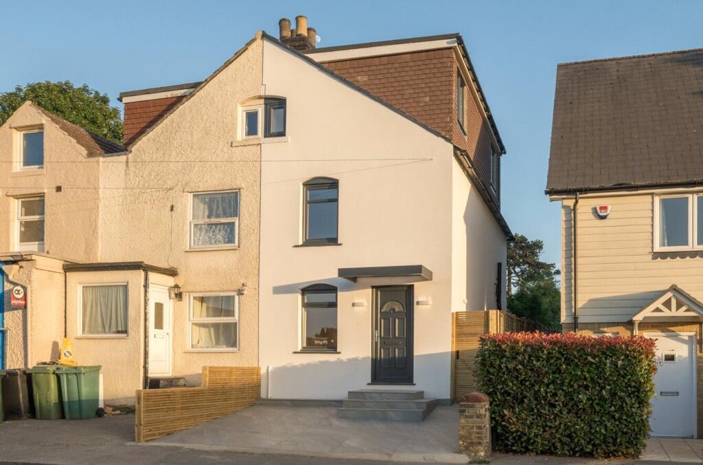 4-bed terraced on Queens Road, Maidstone, Kent, ME16, £400,000
