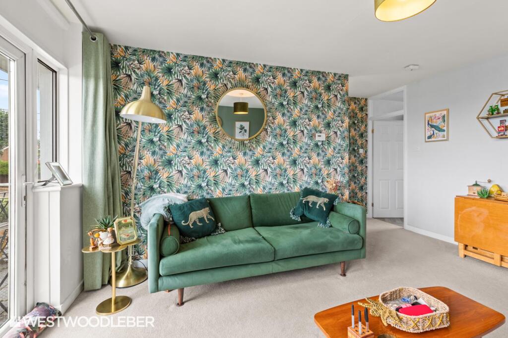 Apartment in Broxbourne, High Leigh Garden Village - View 5