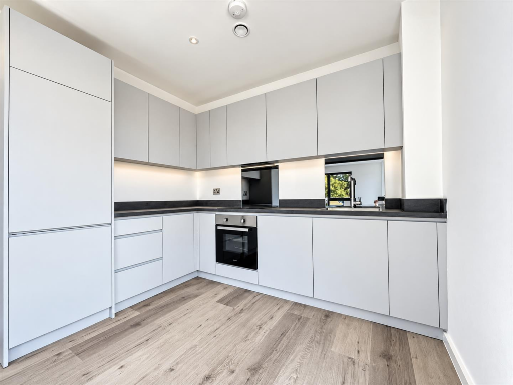 Apartment in Guildford - View 5