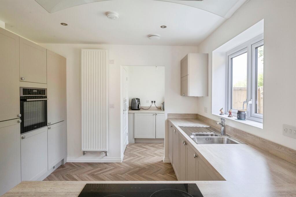 House in Doncaster, Barnburgh - More