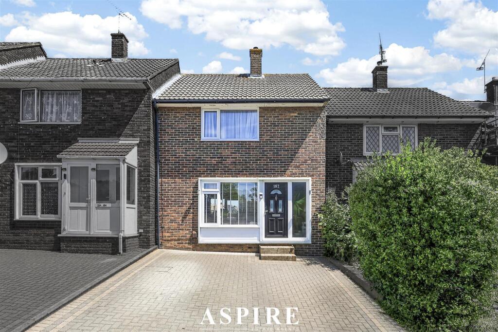 2 bedroom terraced house for sale in The Knares, Basildon on Rightmove
