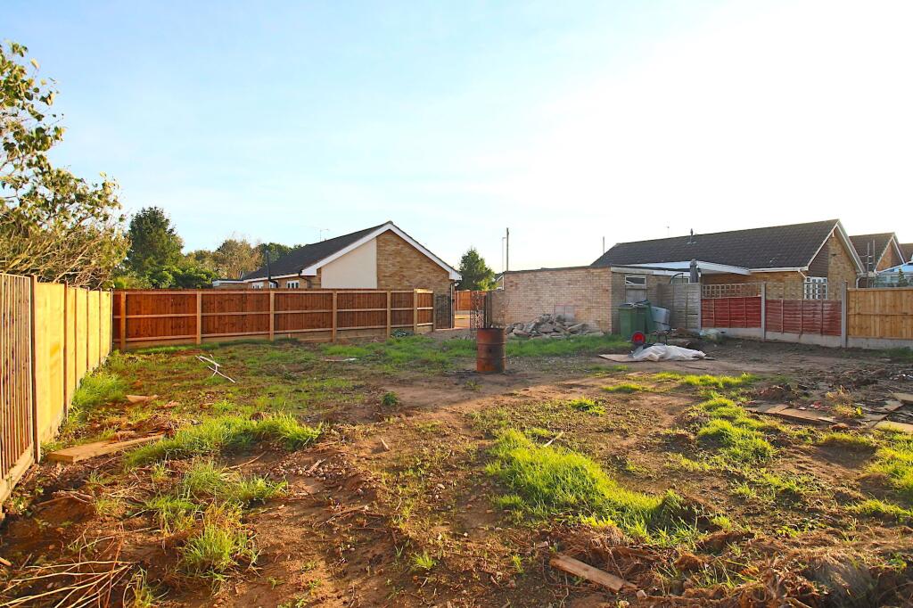 Main image of property: 16 School Close, Croft, LE9