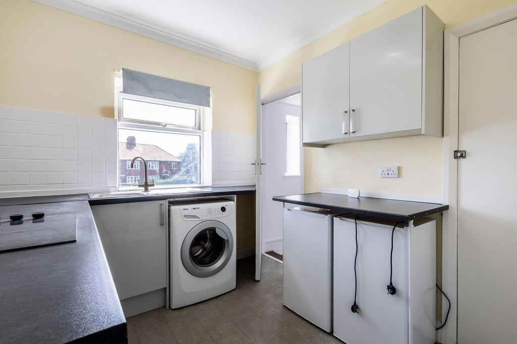 Apartment in Newcastle upon Tyne, Coxlodge - View 2