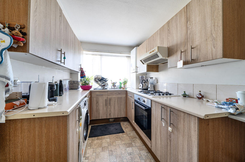 Apartment in London, Waddon - View 5