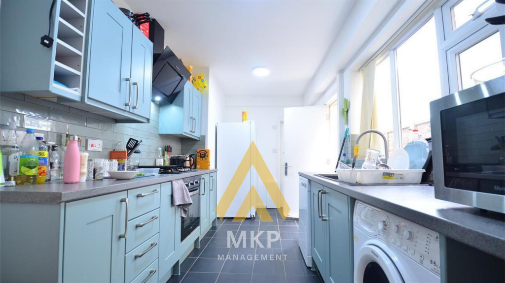 4 bedroom terraced house for rent